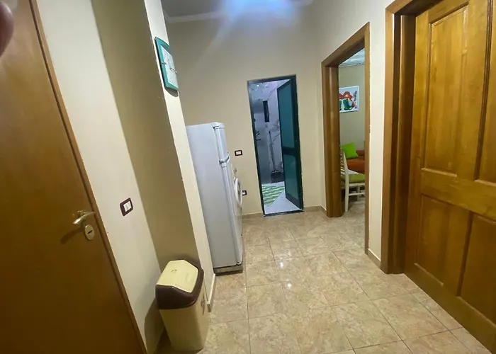 Lägenhet Rebi Golem (Tirana)