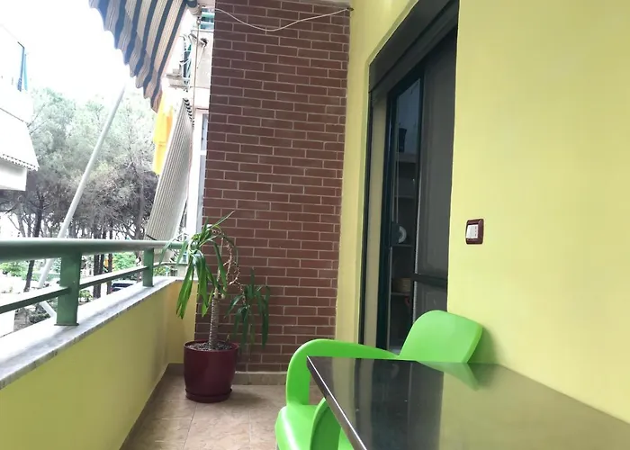 Rebi Lägenhet Golem (Tirana)